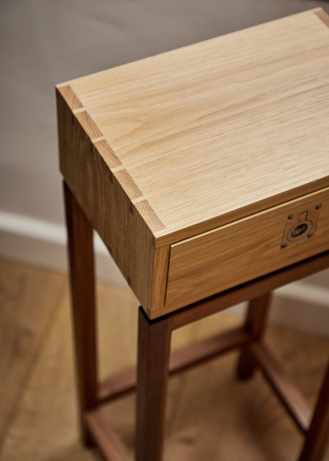 Side Drawer detail 3